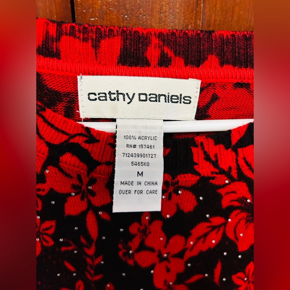 Cathy Daniels Black and Red Floral Long Sleeve lightweight Sweater - NWT - Picture 2 of 6